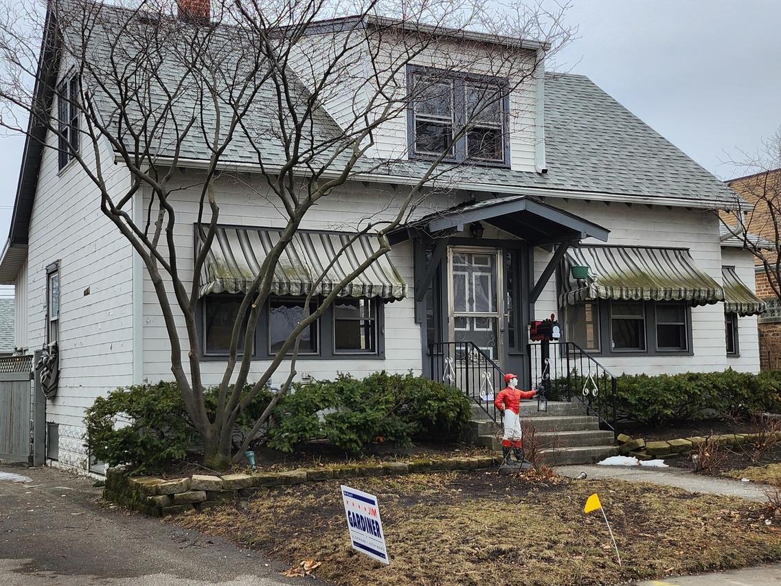 5743 N Mulligan Ave., Chicago, IL 60646
