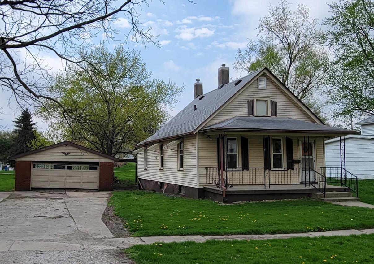 819 Elmwood Ave., Kewanee, IL 61443