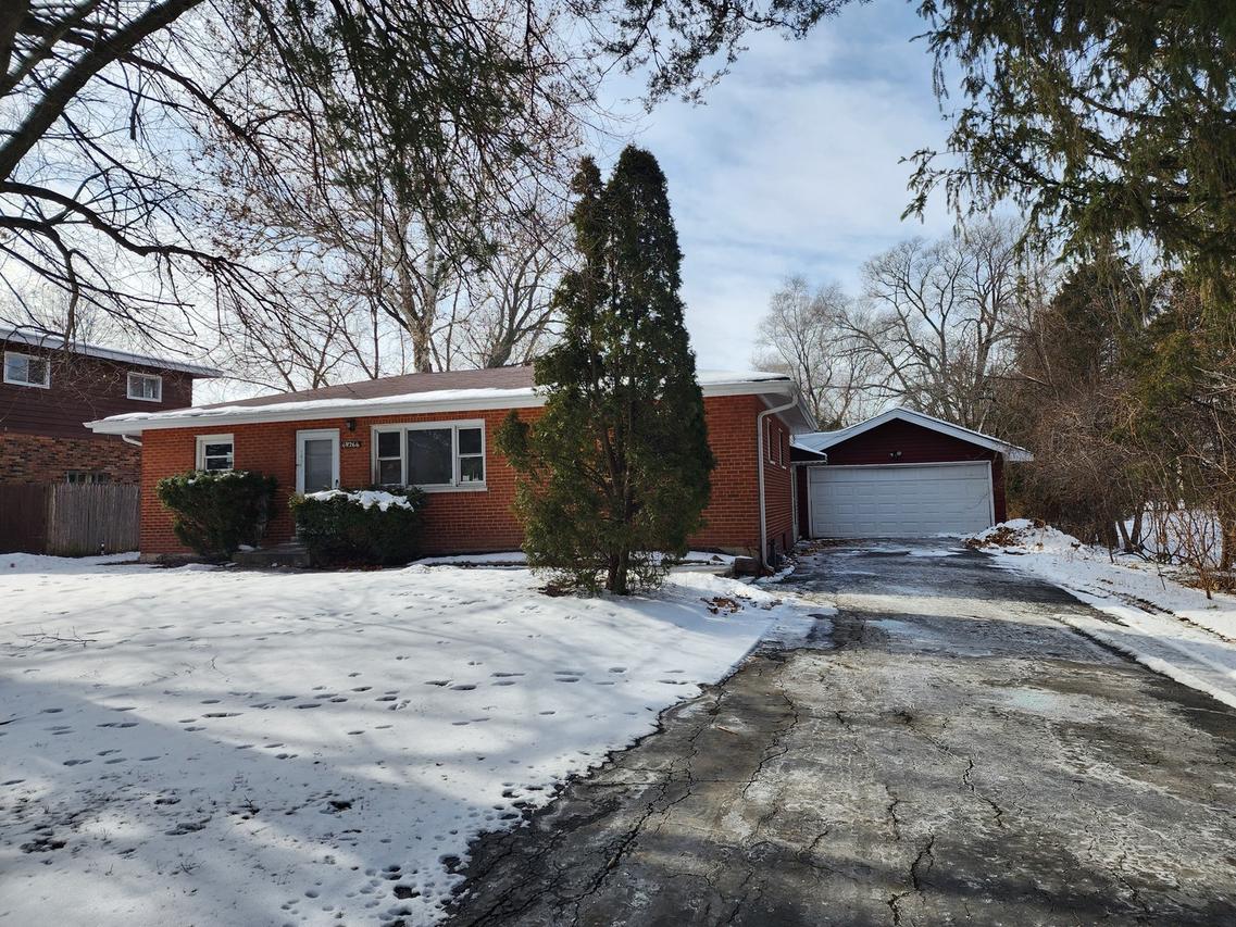 4N266 5th Ave., Addison, IL 60101