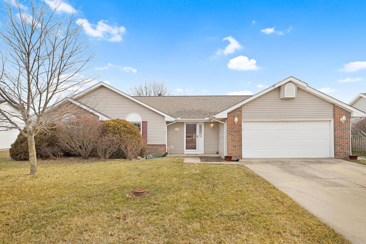 504 Sherwood Dr., St. Joseph, IL 61873