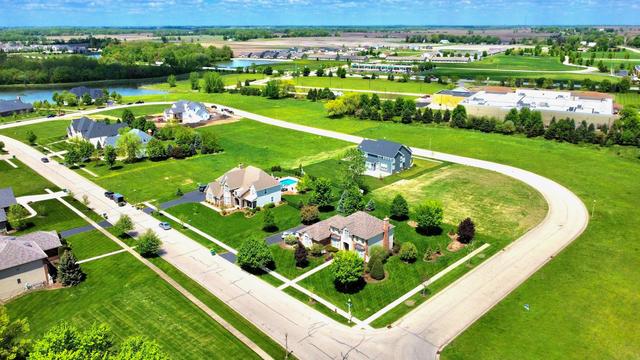 1716 Tewksberry Dr., Sycamore, IL 60178