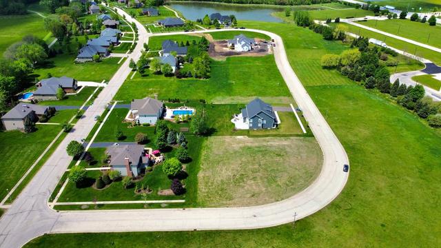 247 Merry Oaks Dr., Sycamore, IL 60178