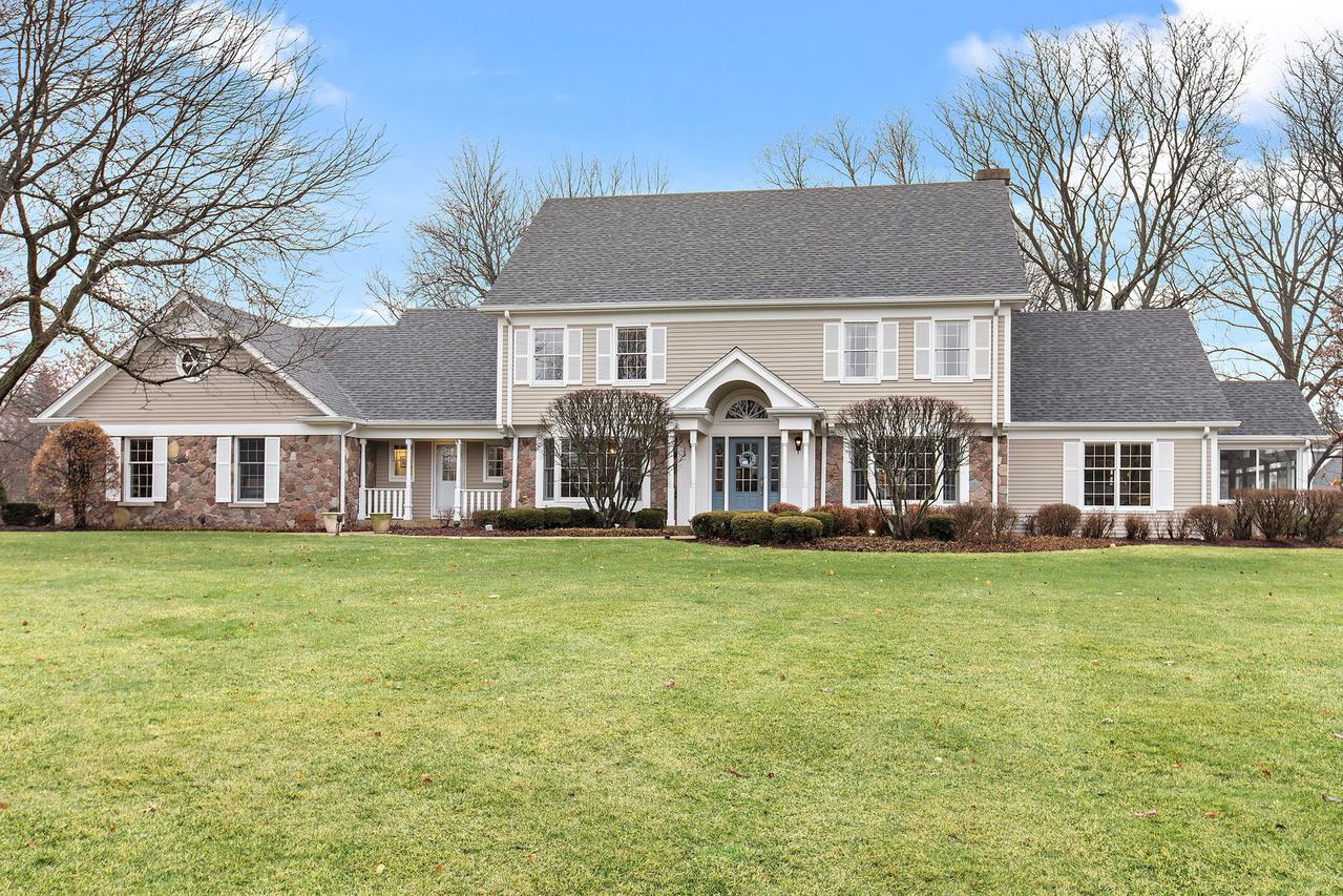 9 Blanchard Cir., South Barrington, IL 60010
