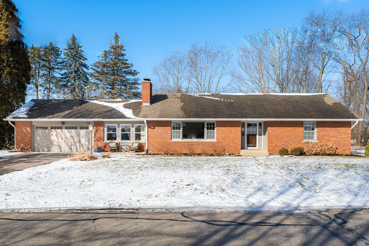 525 Shabbona Tr., Batavia, IL 60510