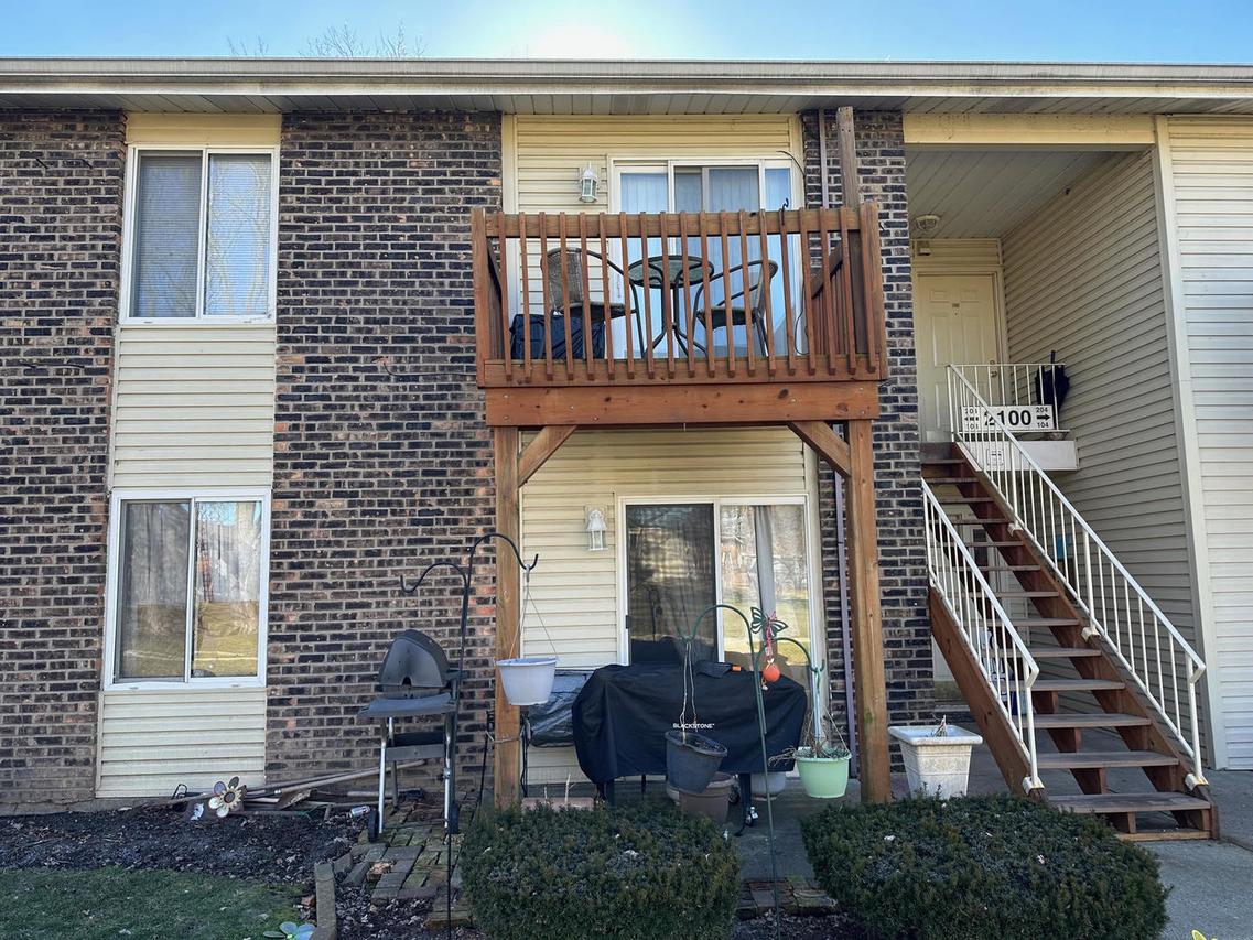 2100 Light Rd. #203, Oswego, IL 60543