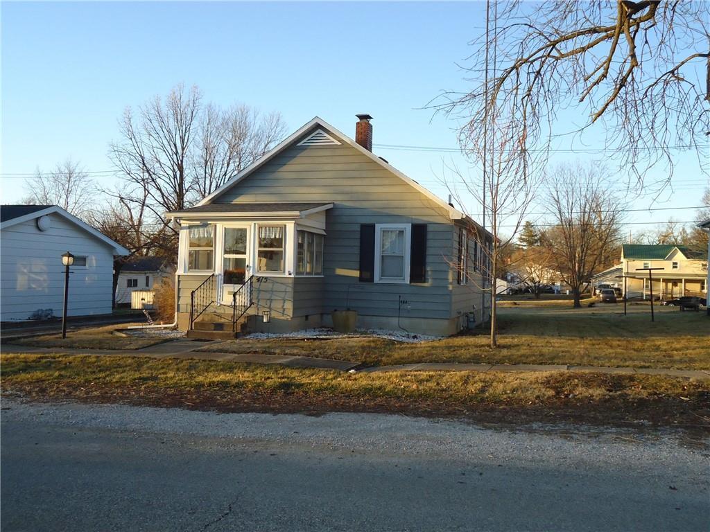 415 W South 3rd St., Shelbyville, IL 62565