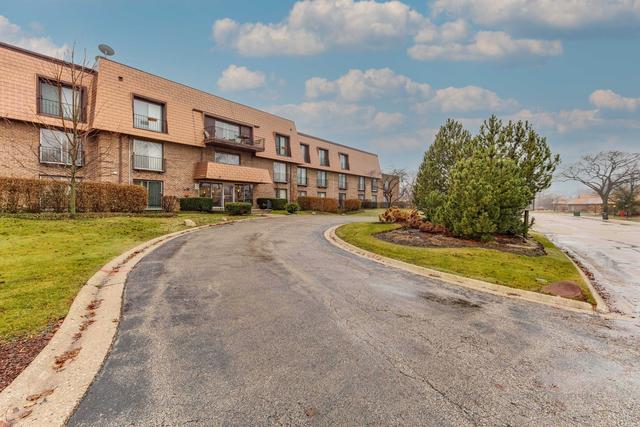 3950 Dundee Rd. #107B, Northbrook, IL 60062