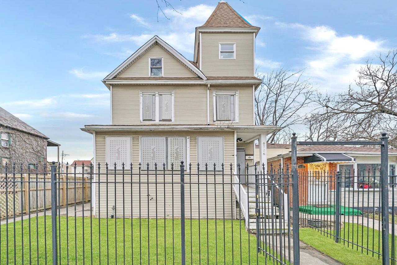 6726 S Rhodes Ave., Chicago, IL 60637