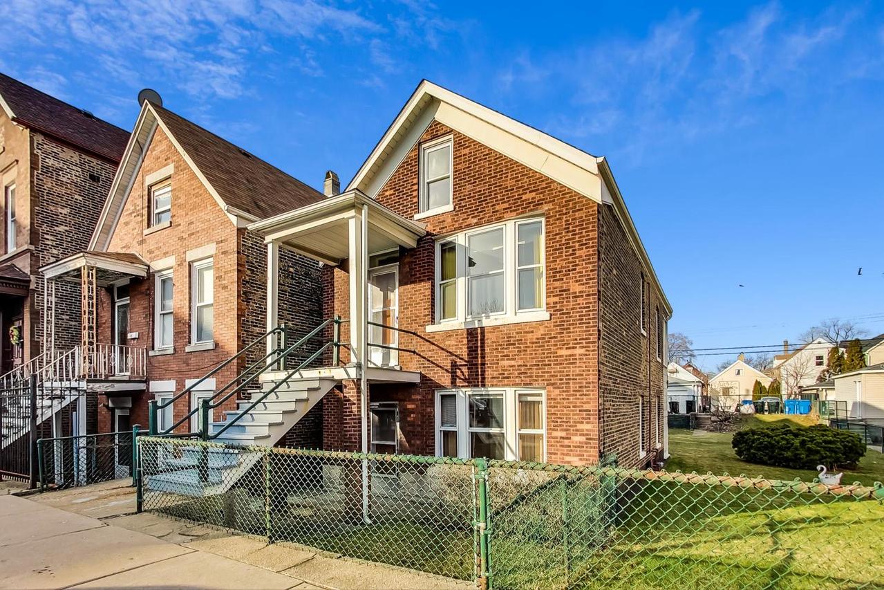 3722 S Paulina St., Chicago, IL 60609