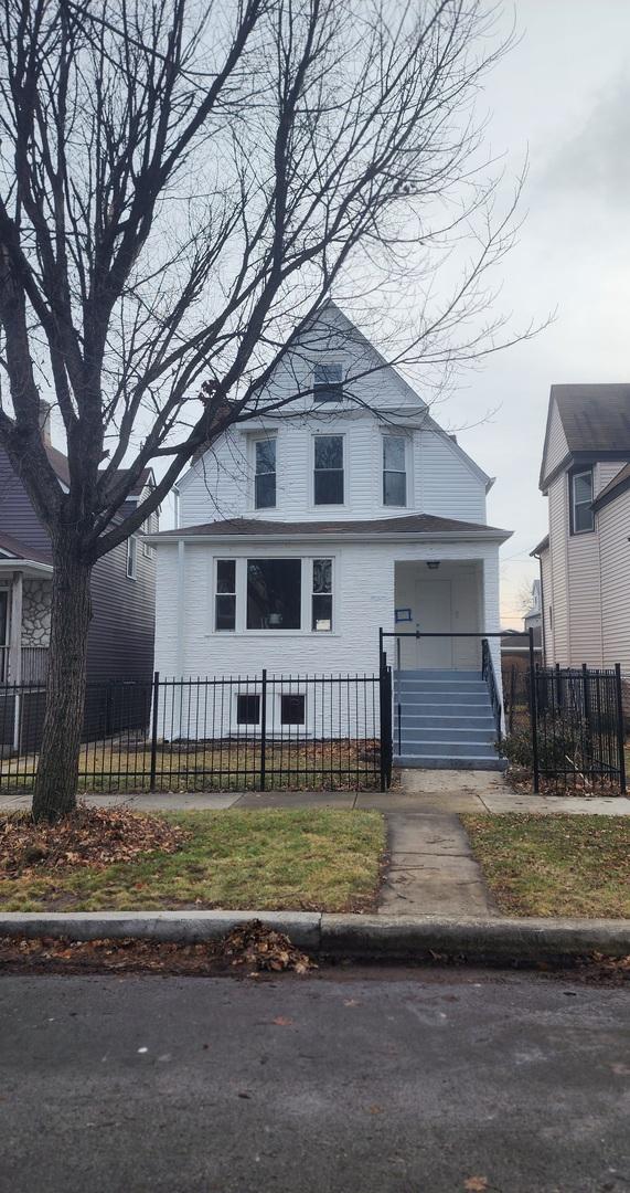 5417 W Iowa St., Chicago, IL 60651