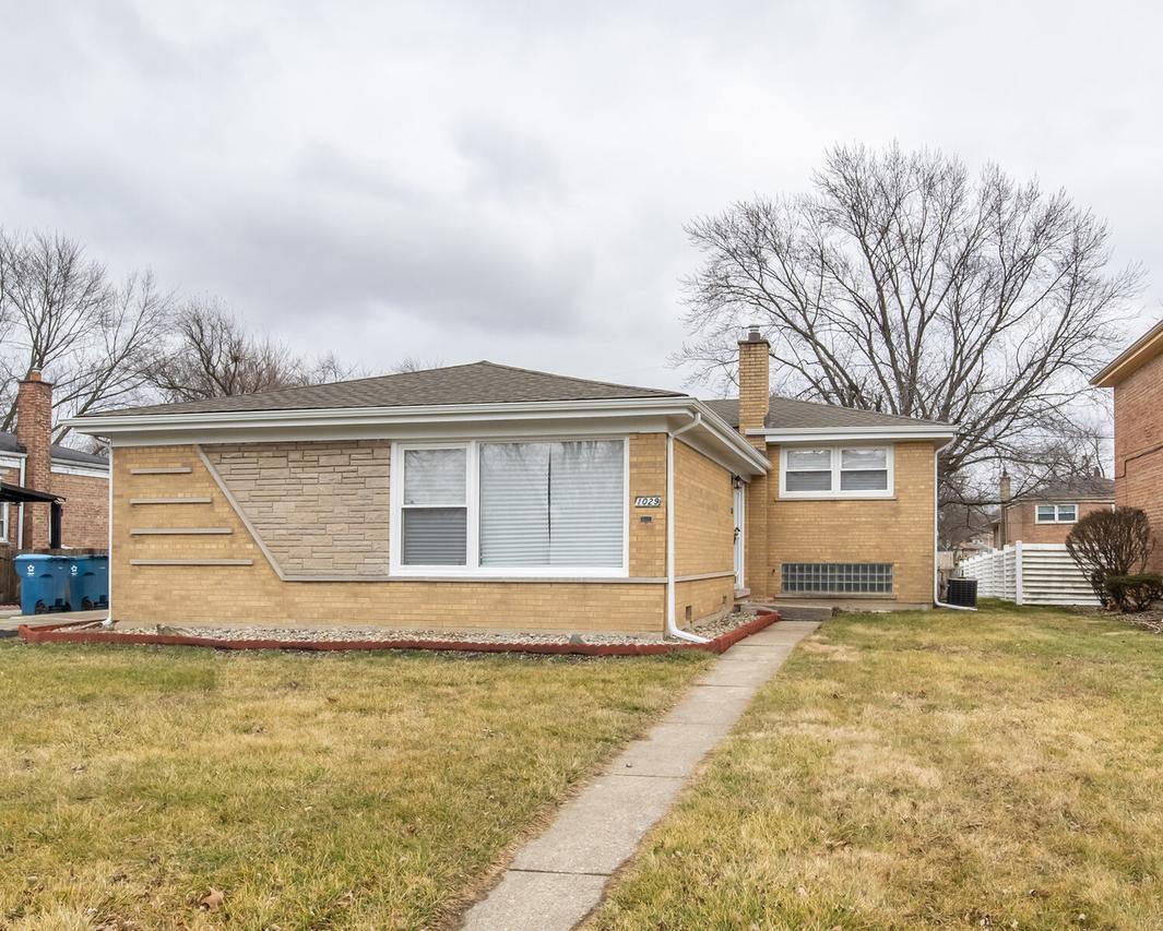 1029 Riverview Dr., South Holland, IL 60473