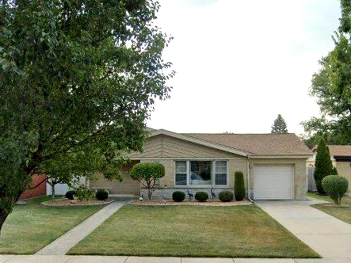 10632 S Kenneth Ave., Oak Lawn, IL 60453