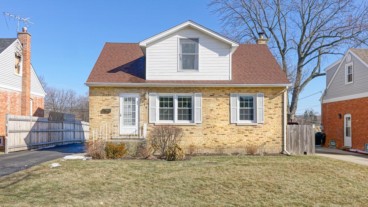 511 N Elm St., Mount Prospect, IL 60056
