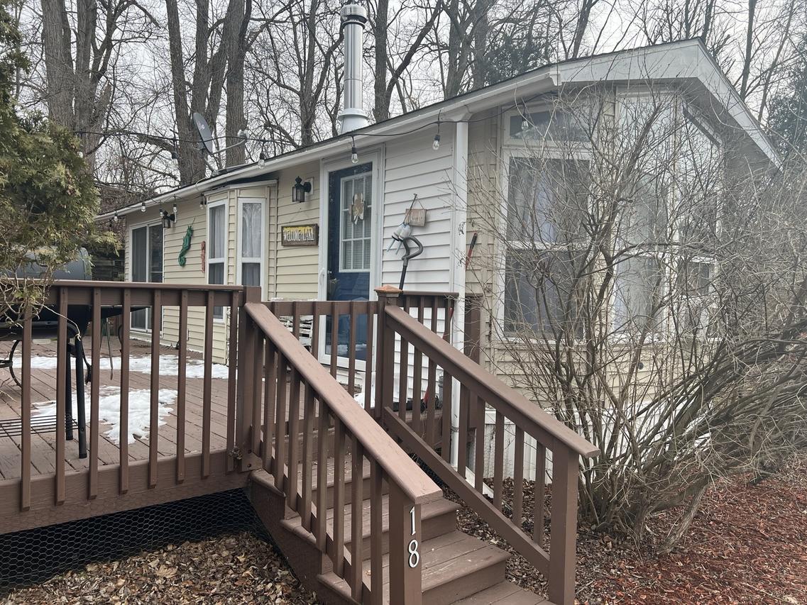 1009 Bay Rd. #18, Mchenry, IL 60051