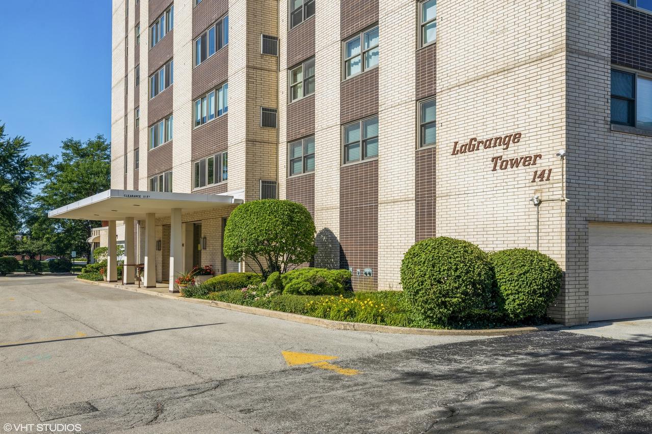 141 N La Grange Rd. #1001, La Grange, IL 60525