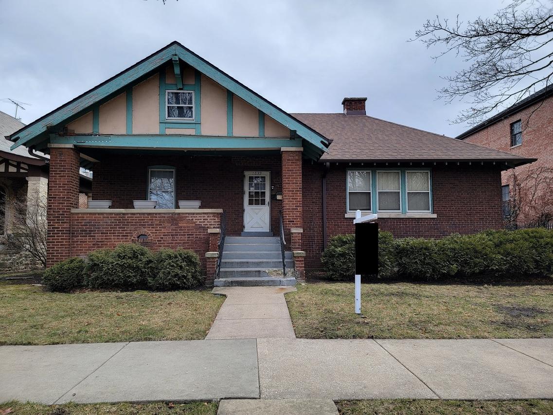 1639 W Rosehill Dr., Chicago, IL 60660
