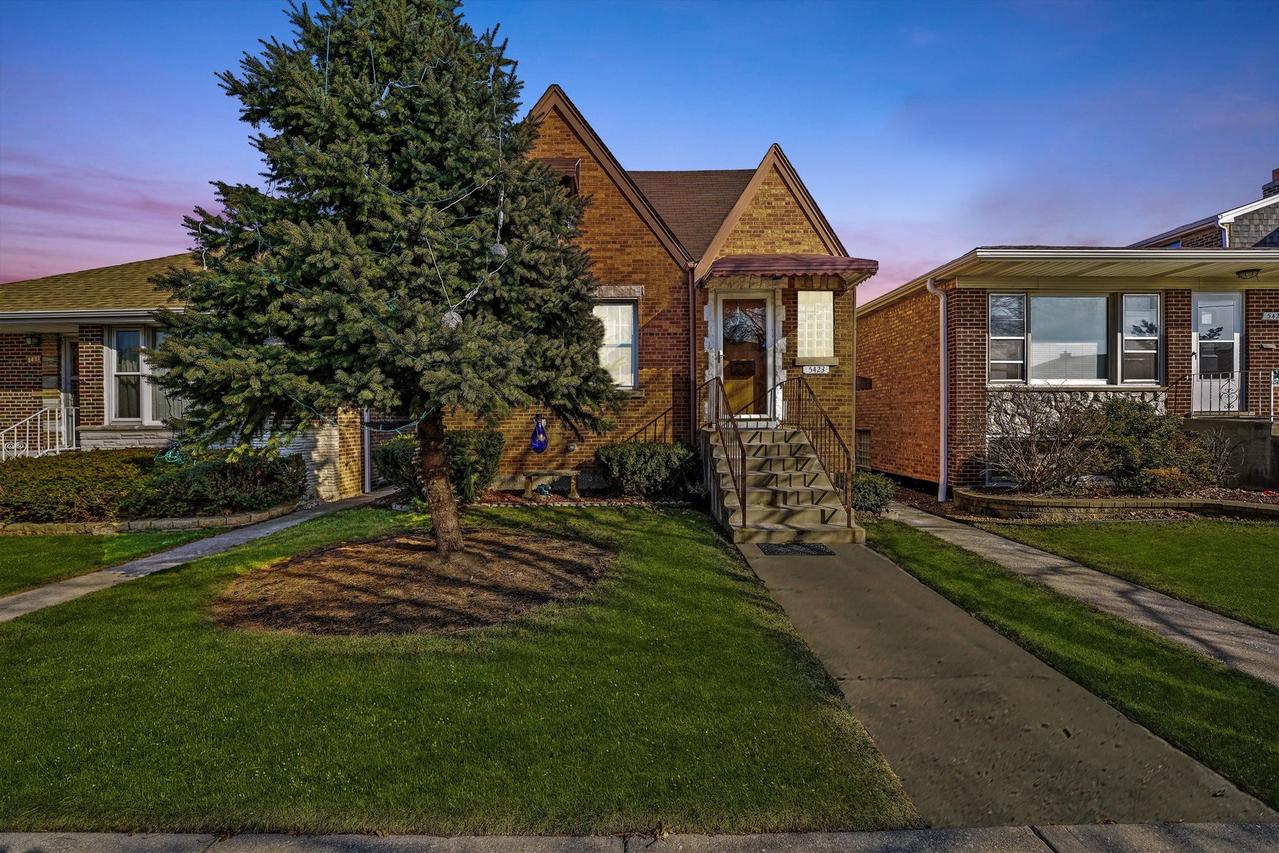 5423 S Newland Ave., Chicago, IL 60638
