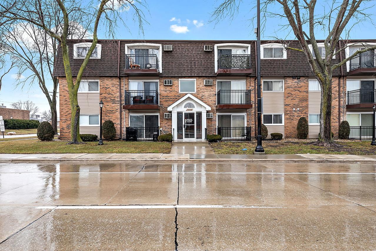 10540 Ridgeland Ave. #7, Chicago Ridge, IL 60415