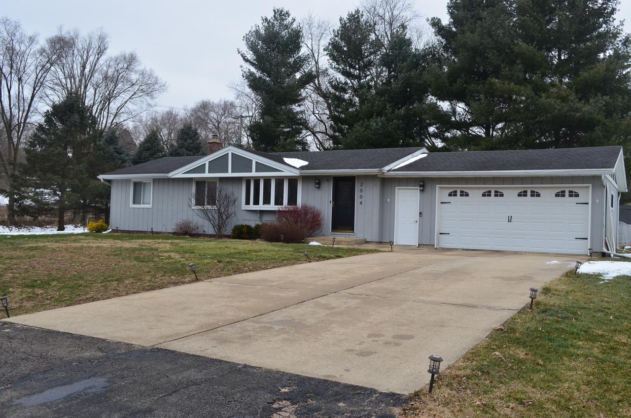 2004 Eagle Dr., Freeport, IL 61032