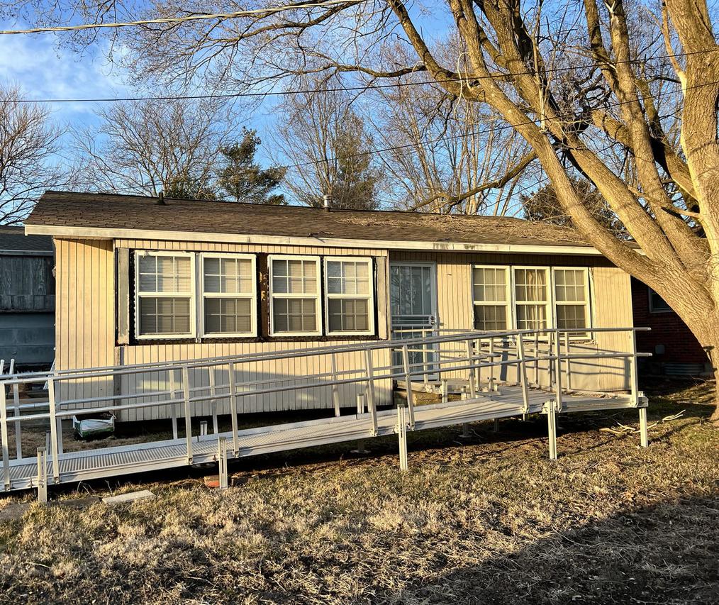 108 W Warren St., St. Joseph, IL 61873