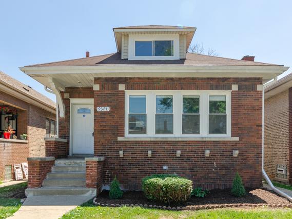 9321 S Elizabeth St., Chicago, IL 60620