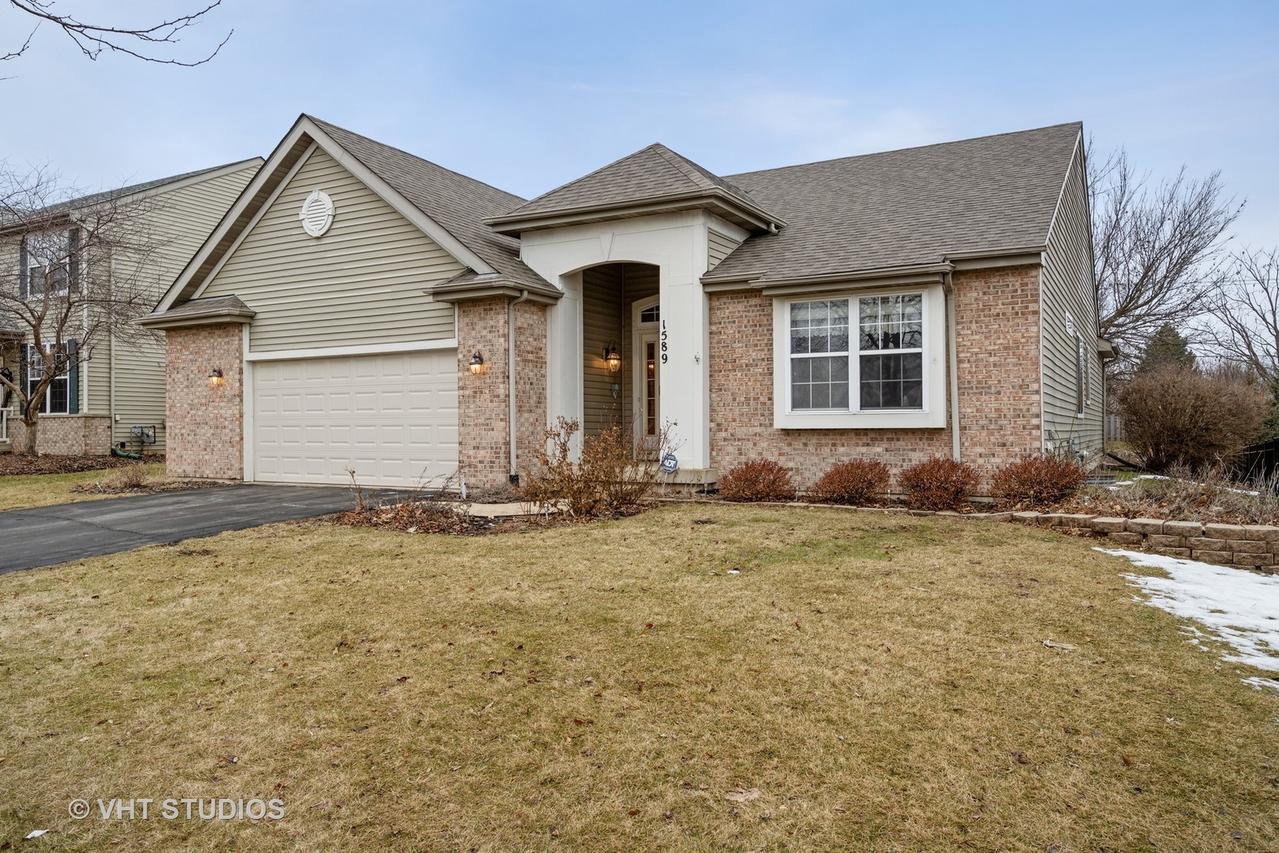 1589 Hartsburg Ln., North Aurora, IL 60542