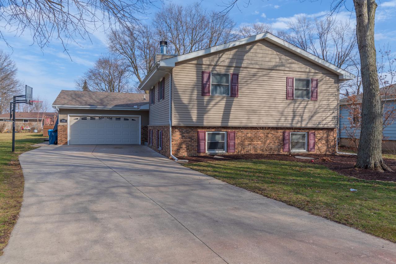 712 S Walnut St., Pontiac, IL 61764