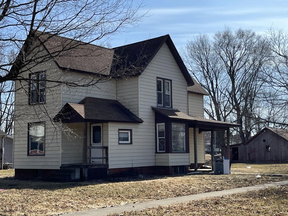 142 W Pine St., Paxton, IL 60957