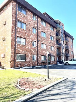 7110 W 93rd Pl. #PH-B, Oak Lawn, IL 60453
