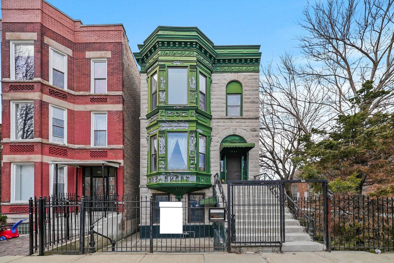 1028 S Oakley Blvd., Chicago, IL 60612