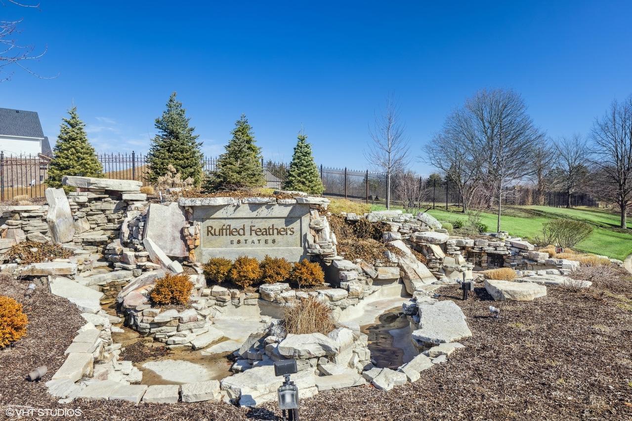 24 Pine Needles Dr., Lemont, IL 60439