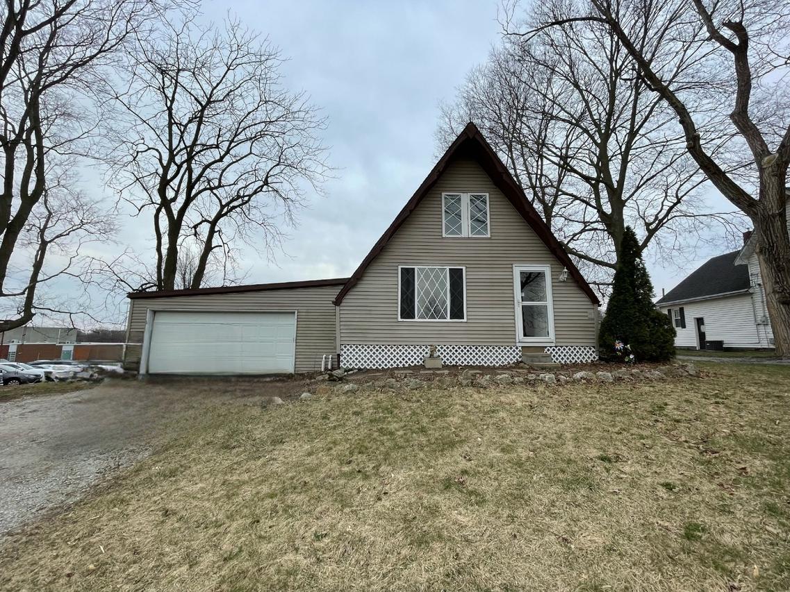 301 W State St., Mahomet, IL 61853