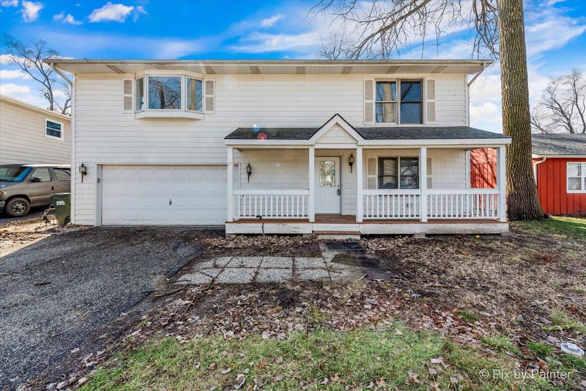 17 Grant Ave., Lake In The Hills, IL 60156