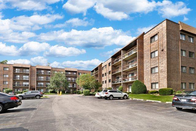 1400 N Elmhurst Rd. #417, Mount Prospect, IL 60056