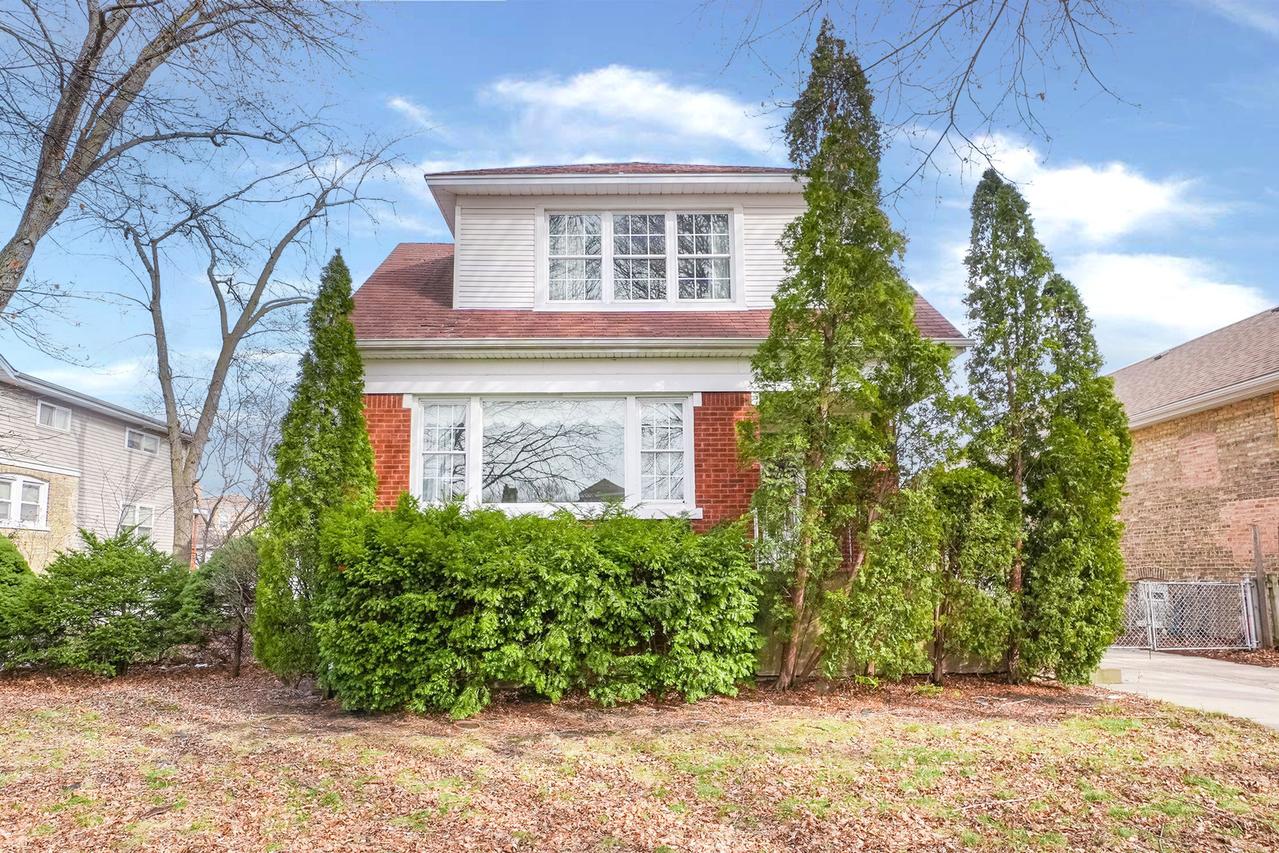 5735 N Mango Ave., Chicago, IL 60646