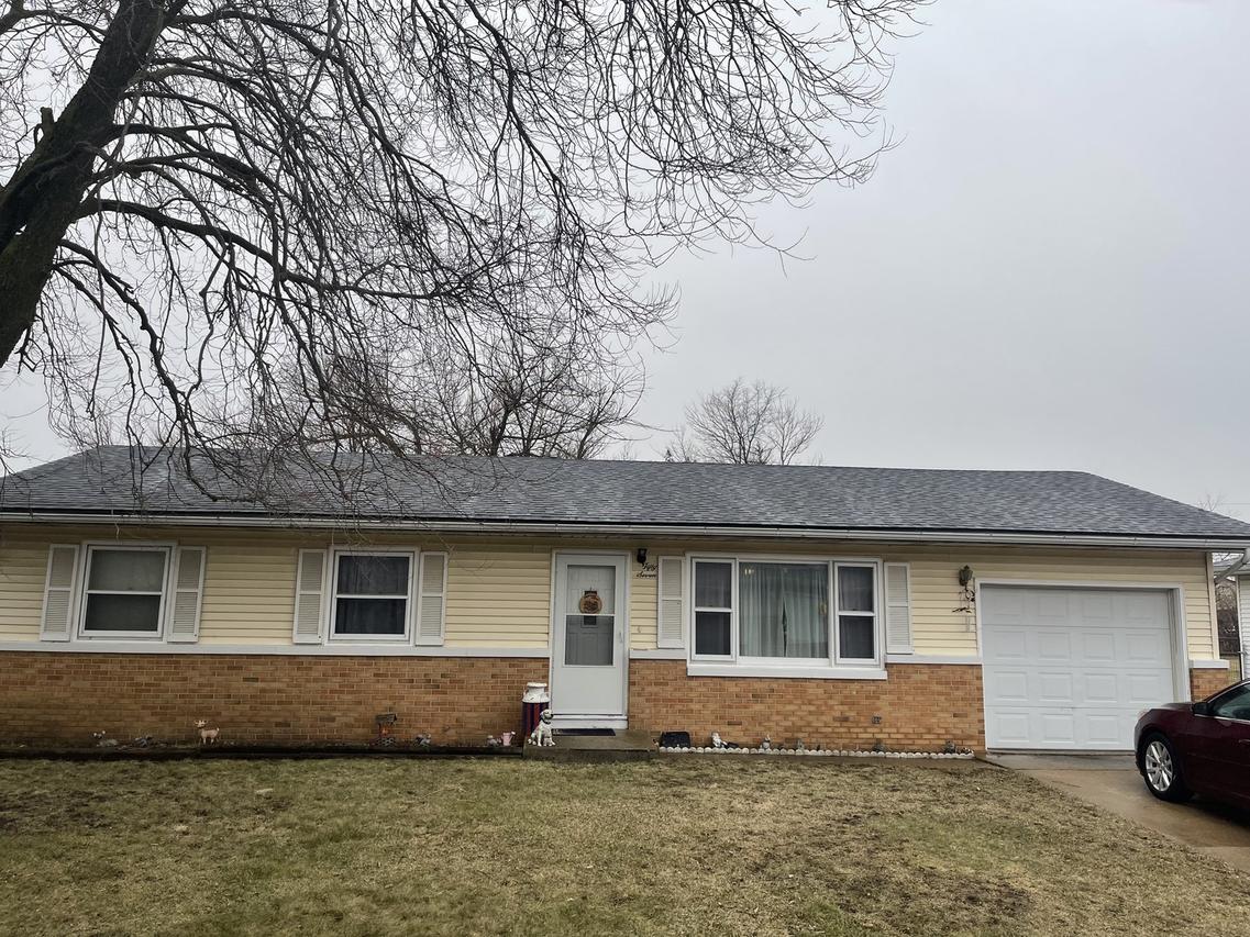 57 Oakwood Dr., Pontiac, IL 61764