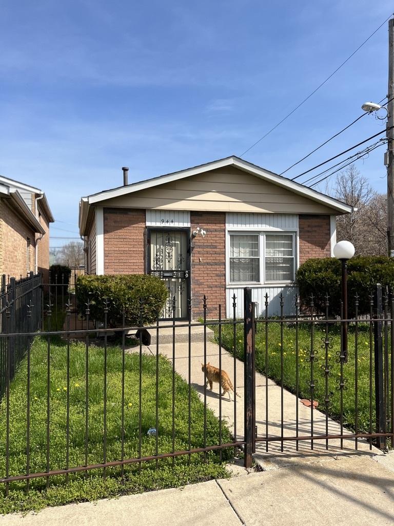 944 E 72nd St., Chicago, IL 60619