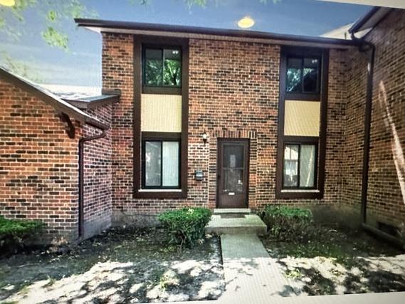 18W100 Kirkland Ln., Villa Park, IL 60181