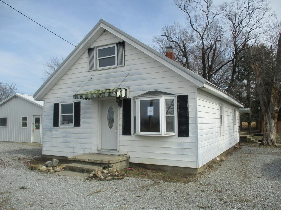 14250 Highway 45, Louisville, IL 62858