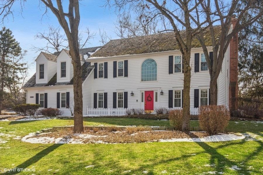 22319 N Linden Dr., Lake Barrington, IL 60010