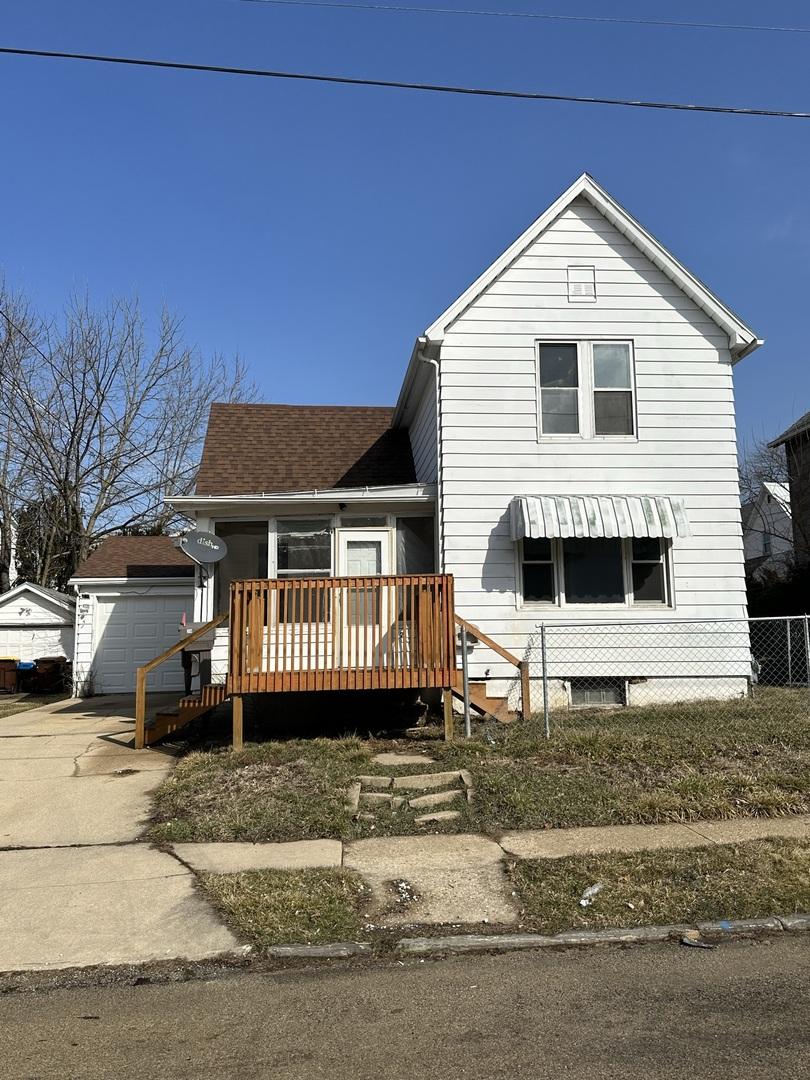 214 W Avon St., Freeport, IL 61032