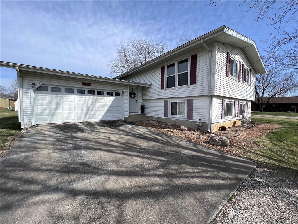 901 North 13th St., Shelbyville, IL 62565