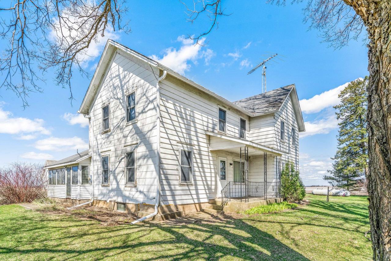 1139 Baseline Rd., Esmond, IL 60129