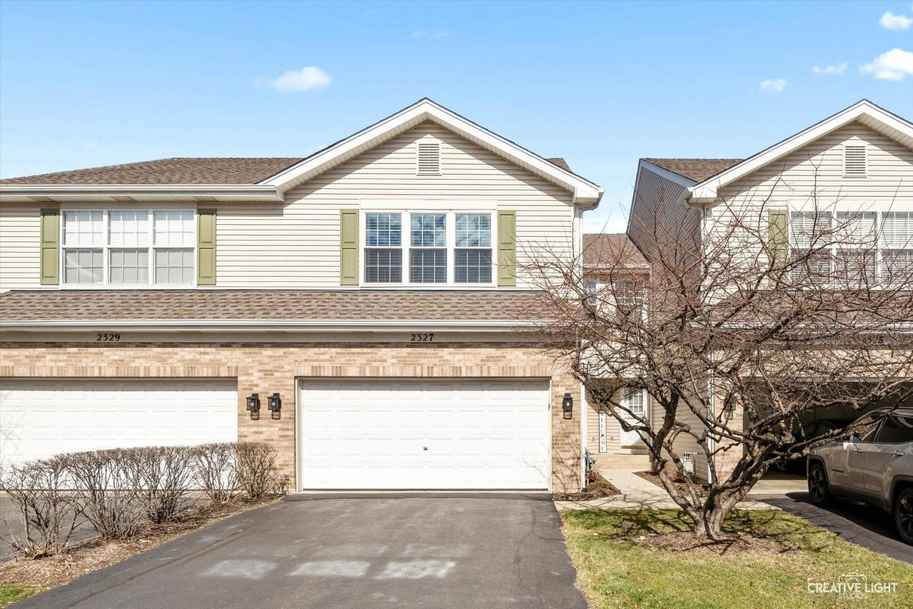 2327 Stoughton Cir., Aurora, IL 60502