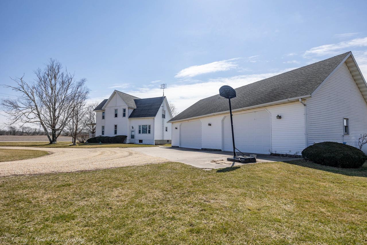 1137 Fisk Rd., Compton, IL 61318