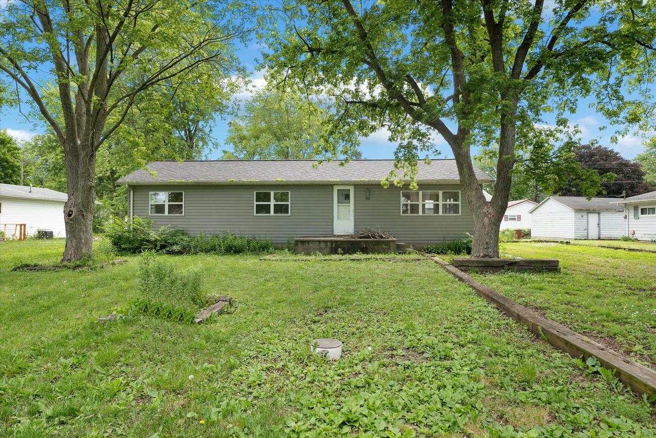 302 N Schluter St., Thomasboro, IL 61878