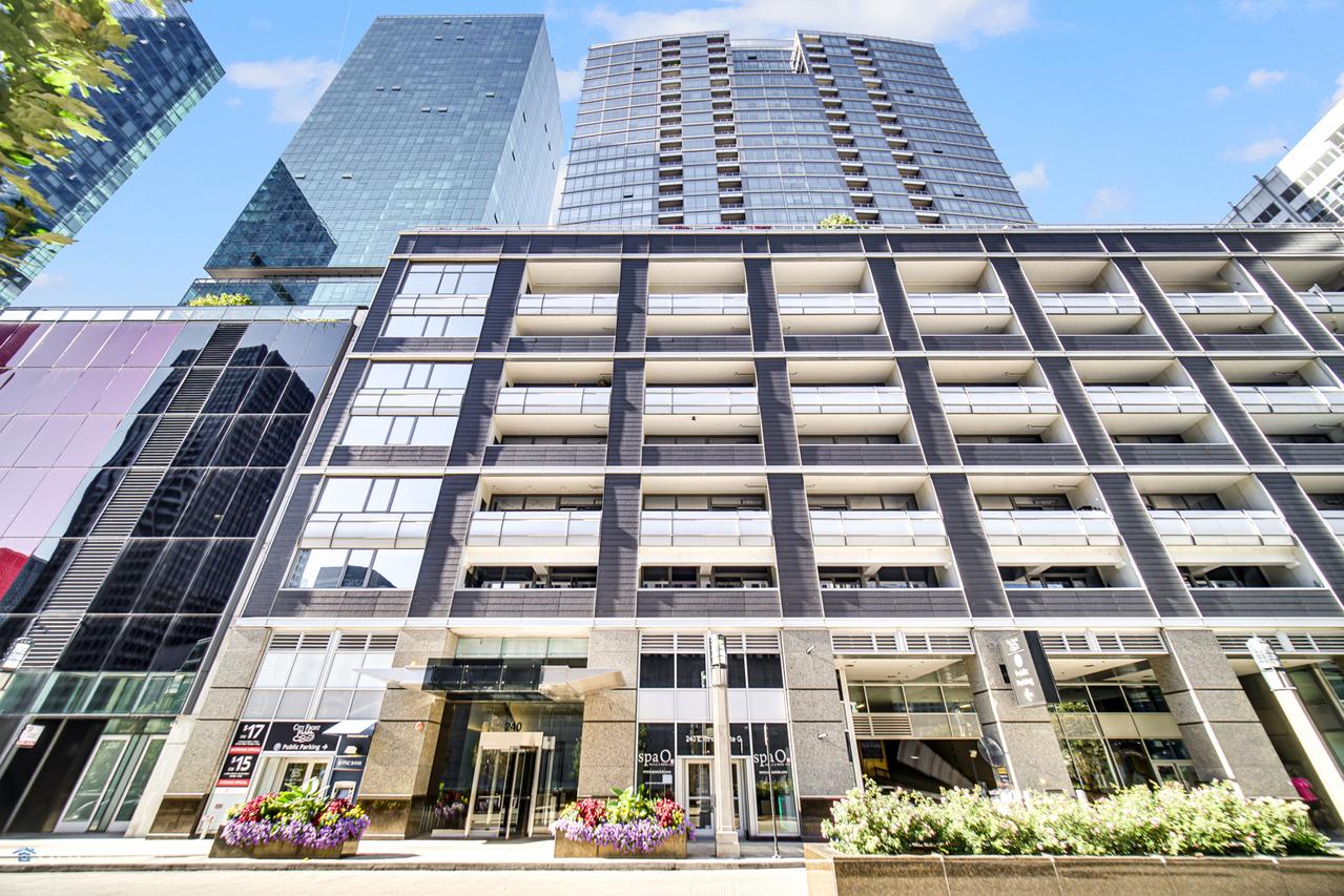 240 E Illinois St. #705, Chicago, IL 60611