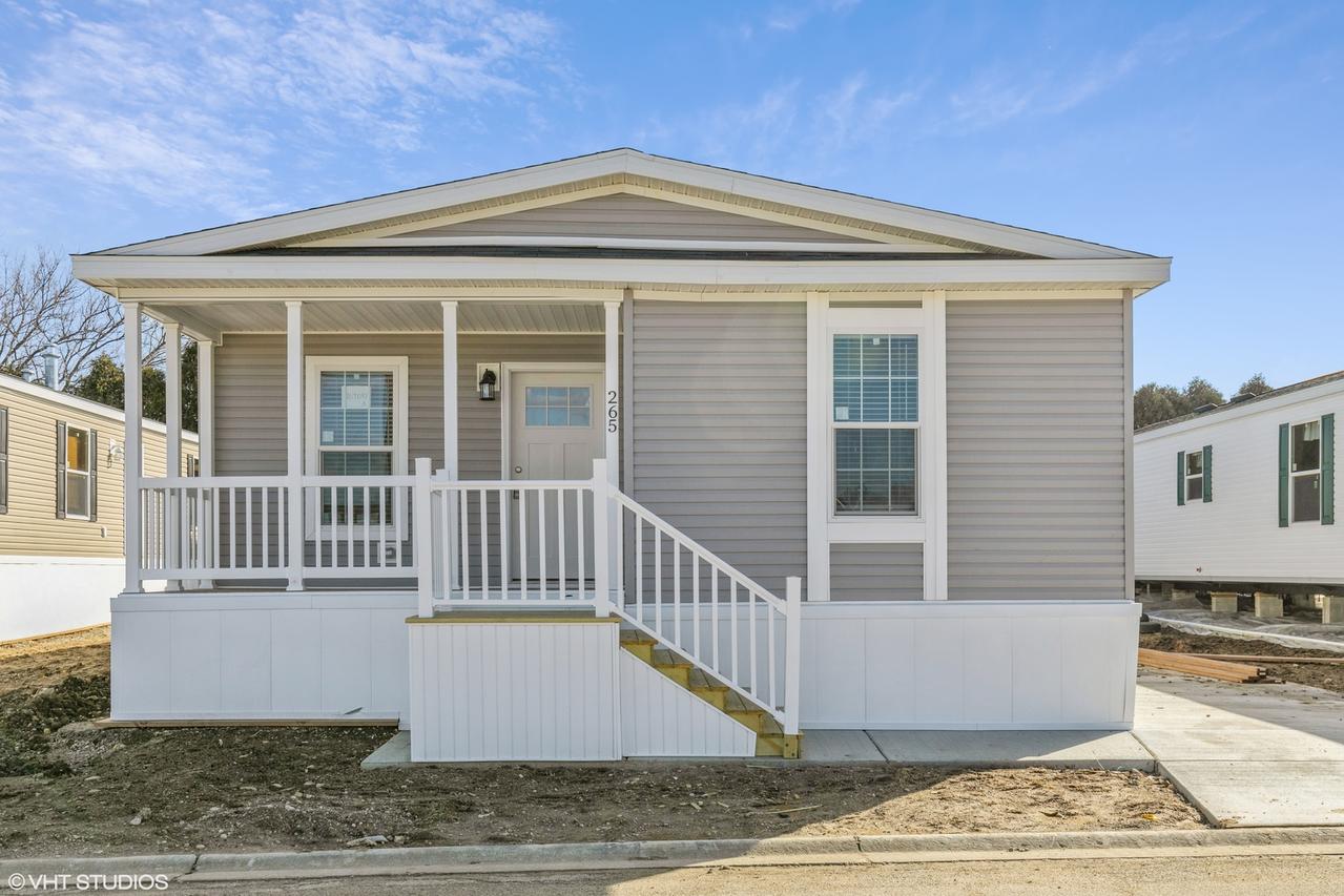 265 Forestview Dr., Crystal Lake, IL 60014