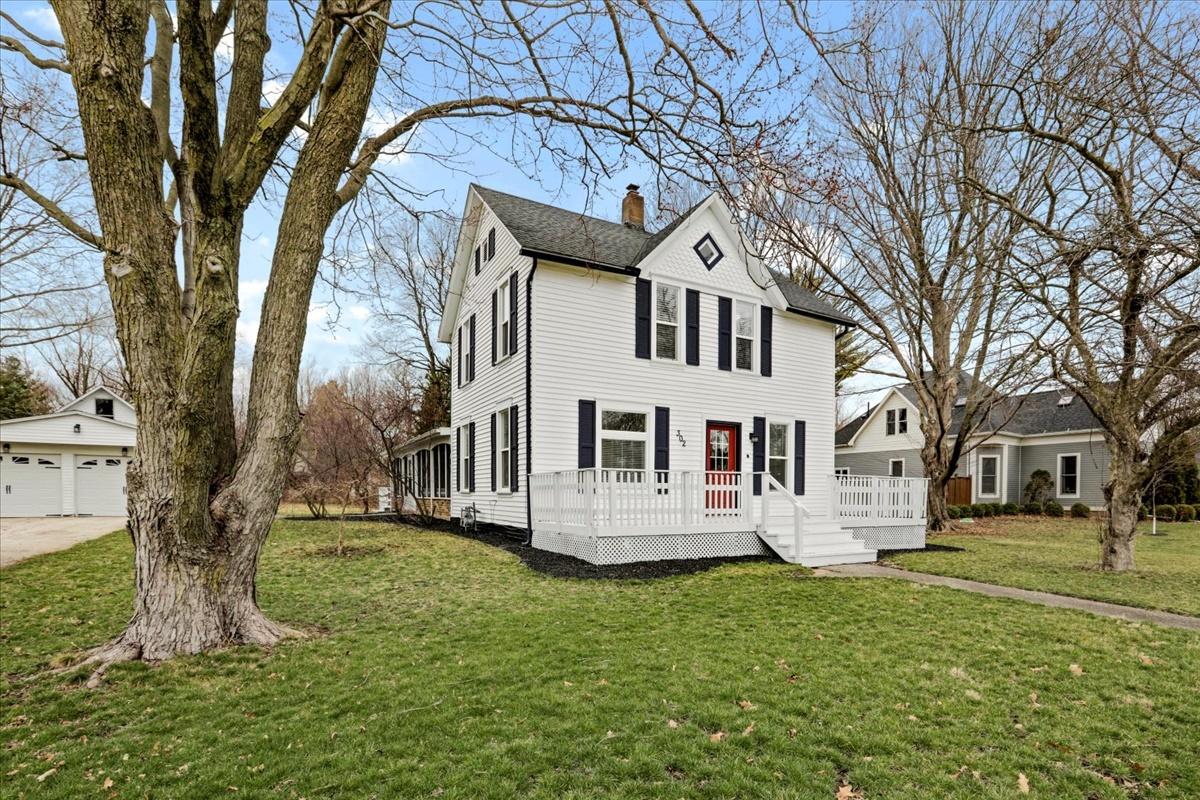 302 W Church St., Savoy, IL 61874