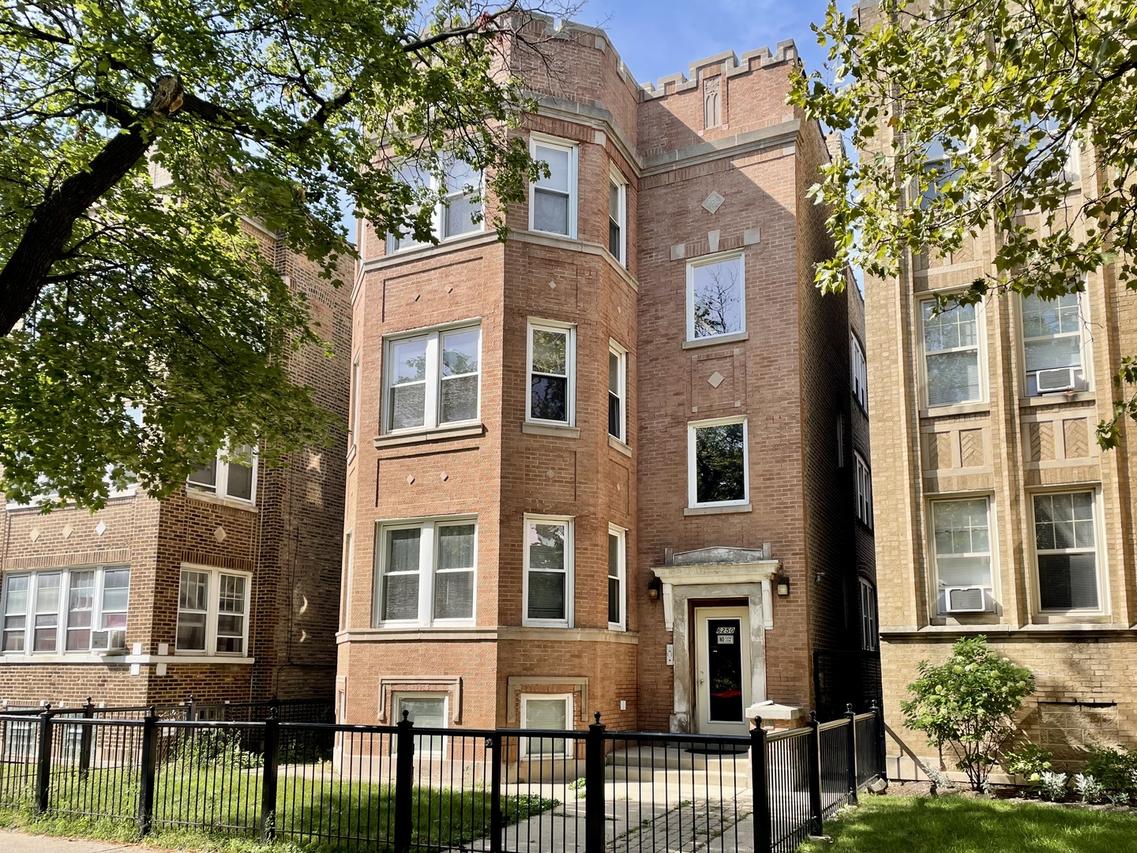 6250 N Claremont Ave. #G, Chicago, IL 60659